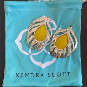 Kendra Scott Gold w/ Yellow Stone Earrings